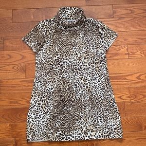 Animal print knit short sleeve women’s top. Turtleneck.
